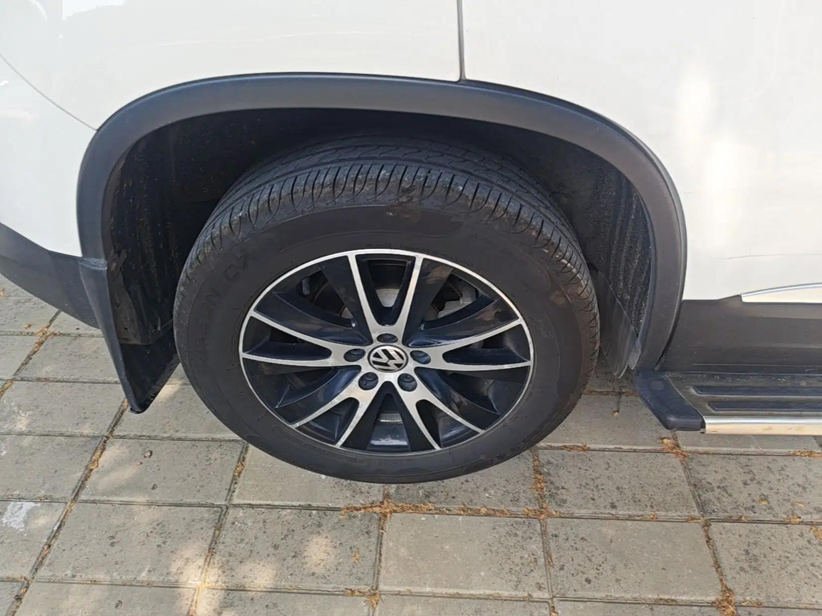 Volkswagen Tiguan 2015 1.8TSI Automatic Two-Wheel Drive Luxury Model — миниатюра 16
