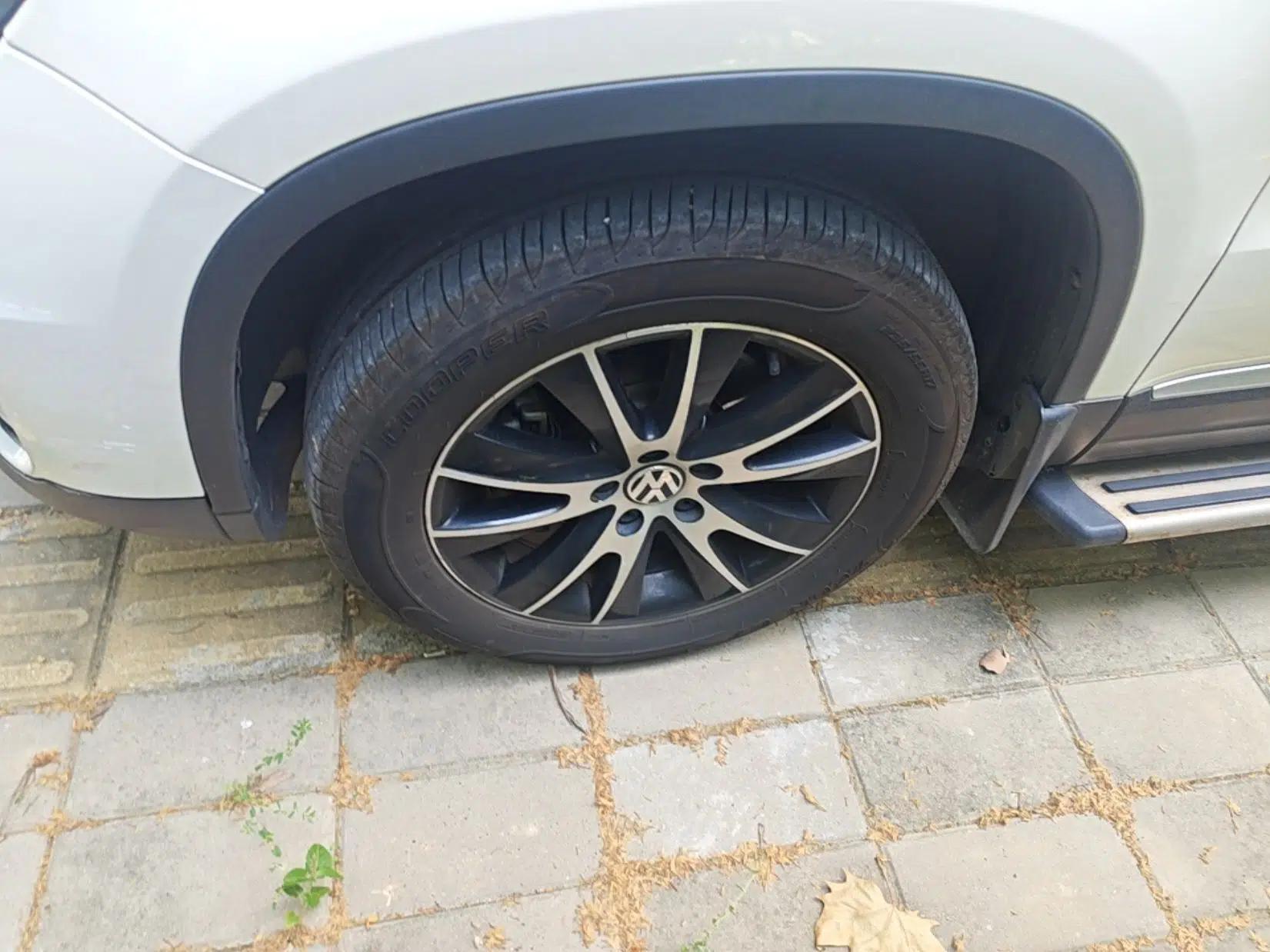 Volkswagen Tiguan 2015 1.8TSI Automatic Two-Wheel Drive Luxury Model — миниатюра 10