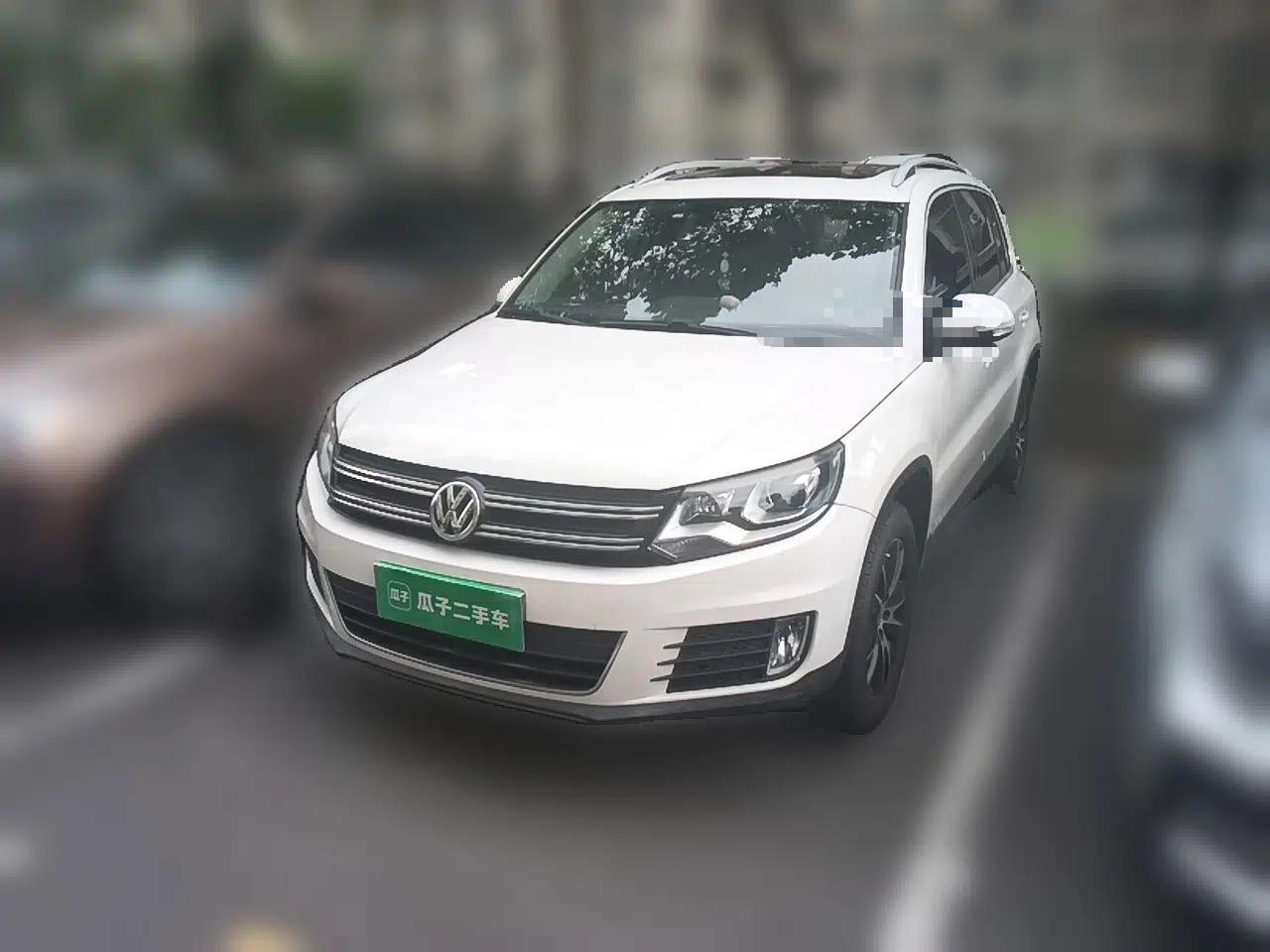 Volkswagen Tiguan 2015 1.8TSI Automatic Two-Wheel Drive Luxury Model — миниатюра 1