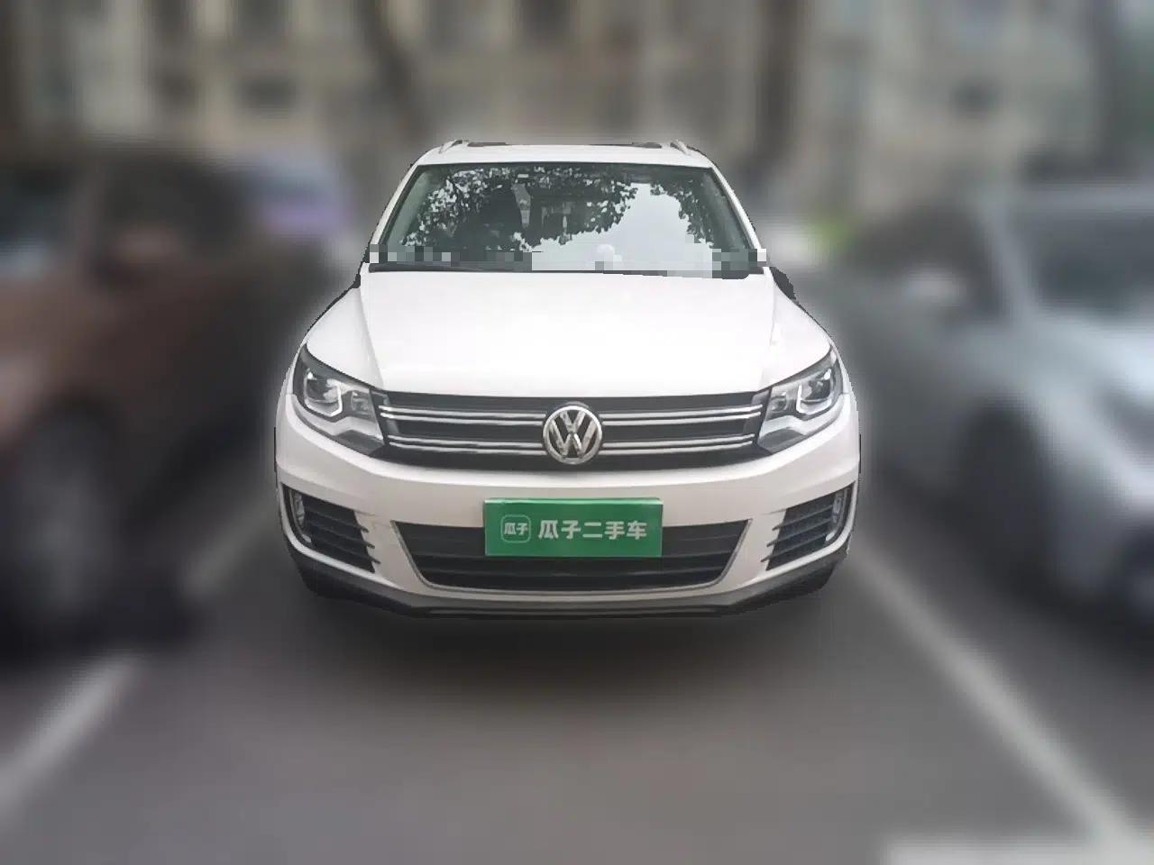Volkswagen Tiguan 2015 1.8TSI Automatic Two-Wheel Drive Luxury Model — миниатюра 2