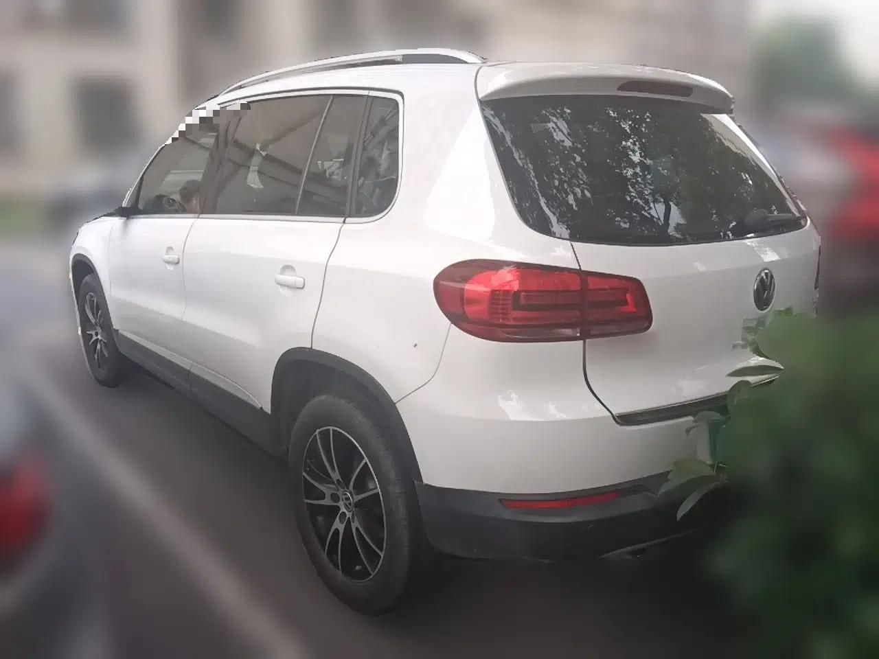 Volkswagen Tiguan 2015 1.8TSI Automatic Two-Wheel Drive Luxury Model — миниатюра 4