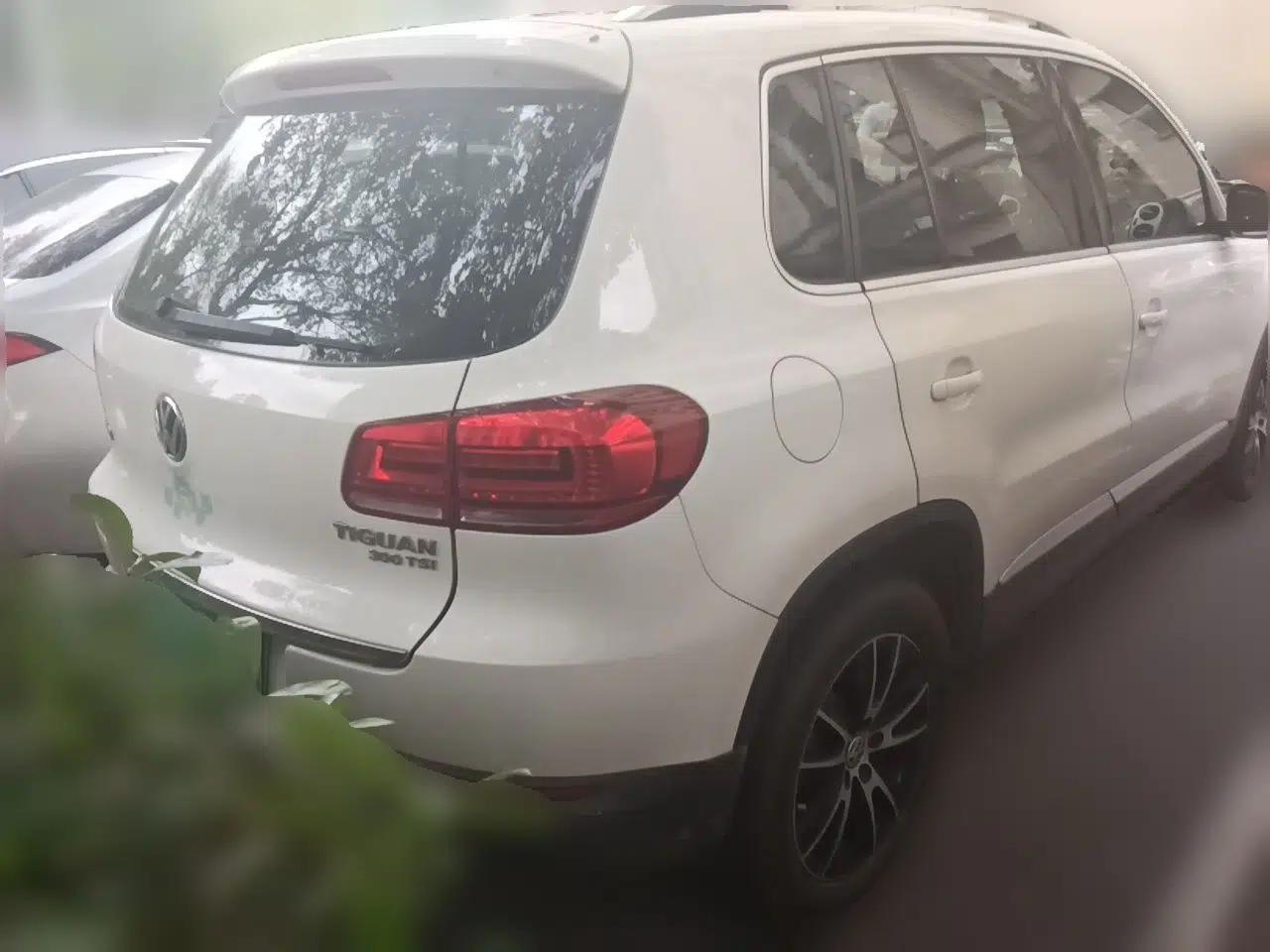 Volkswagen Tiguan 2015 1.8TSI Automatic Two-Wheel Drive Luxury Model — миниатюра 6