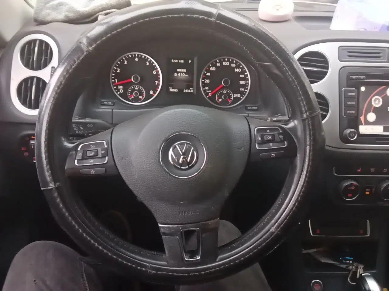 Volkswagen Tiguan 2015 1.8TSI Automatic Two-Wheel Drive Luxury Model — миниатюра 10