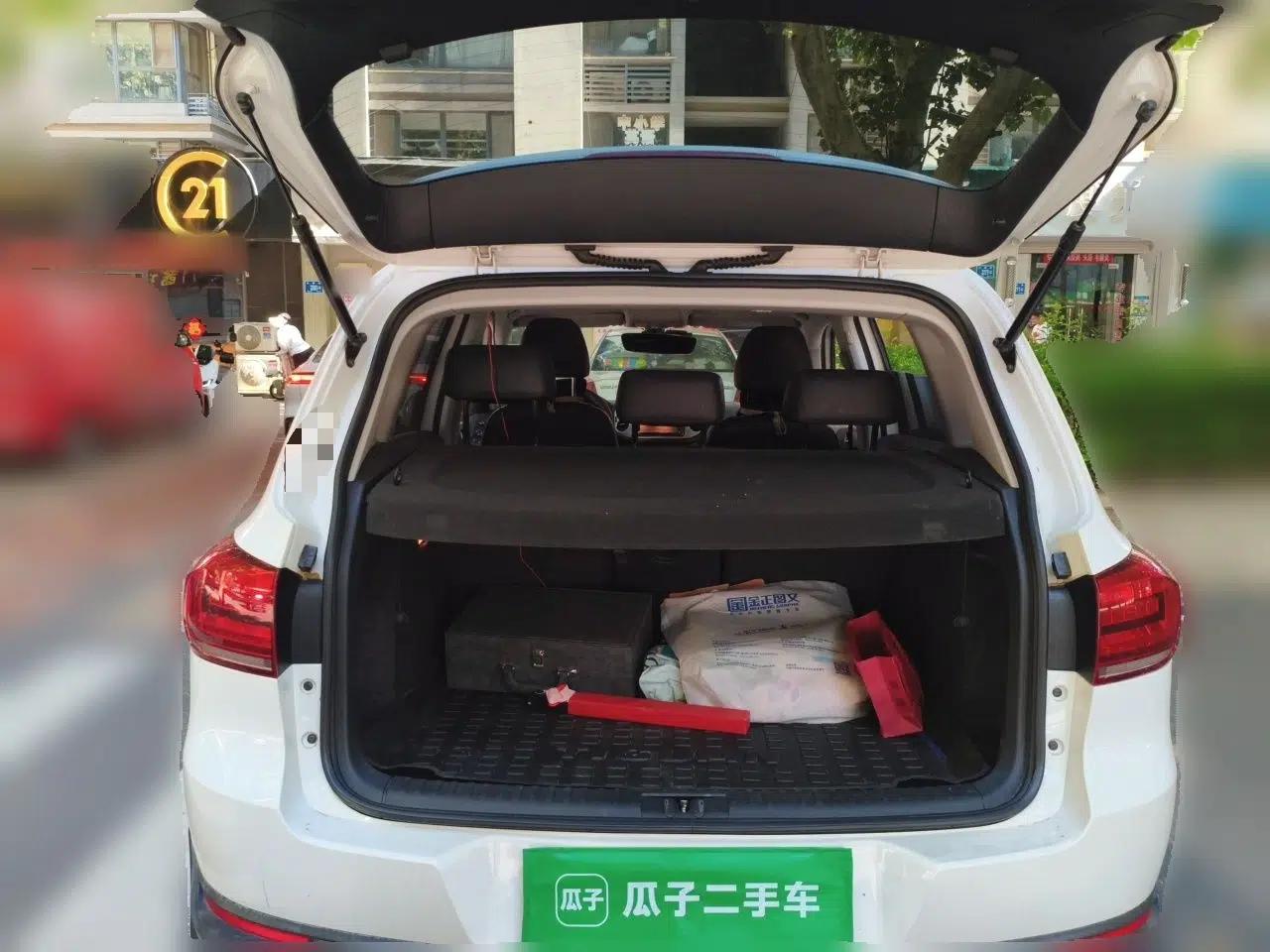 Volkswagen Tiguan 2015 1.8TSI Automatic Two-Wheel Drive Comfort Edition — миниатюра 19