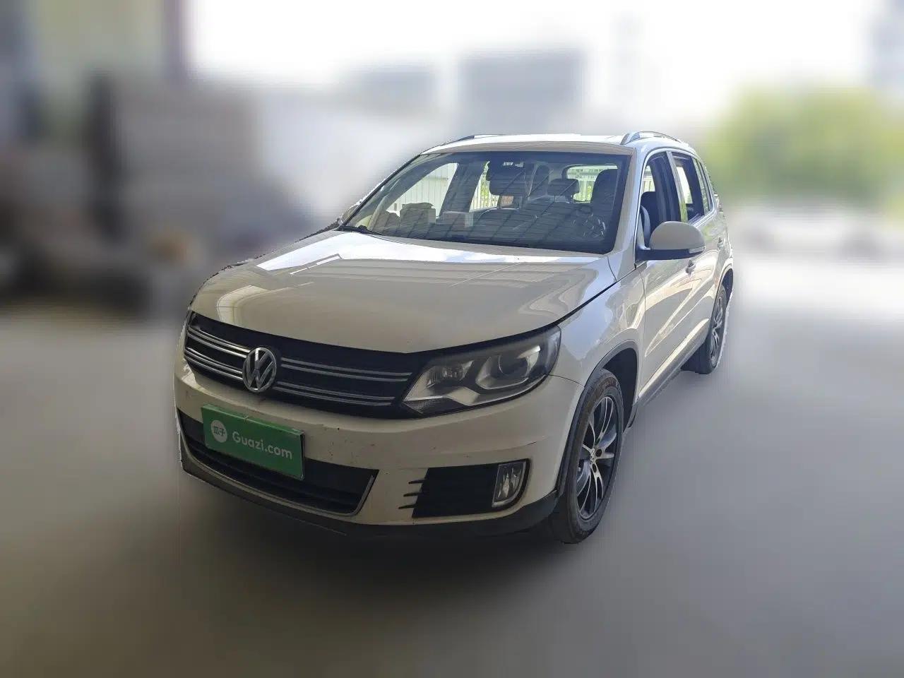 Volkswagen Tiguan 2015 1.8TSI Automatic Two-Wheel Drive Luxury Model — миниатюра 1