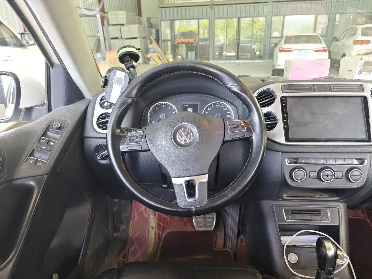 Volkswagen Tiguan 2015 1.8TSI Automatic Two-Wheel Drive Luxury Model — миниатюра 10
