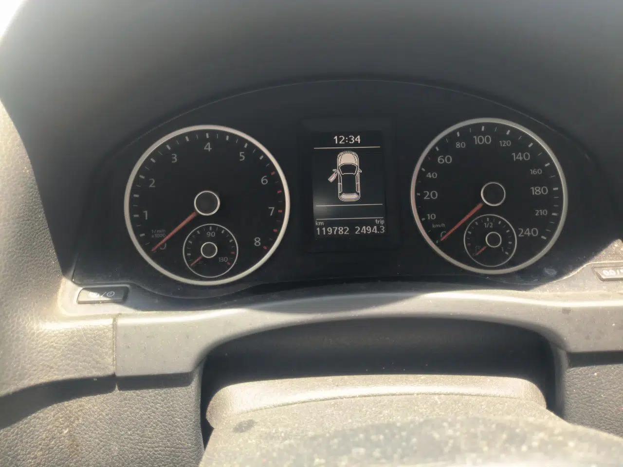 Volkswagen Tiguan 2016 280TSI Automatic Two-Wheel Drive Silk Road Comfort Edition — миниатюра 12
