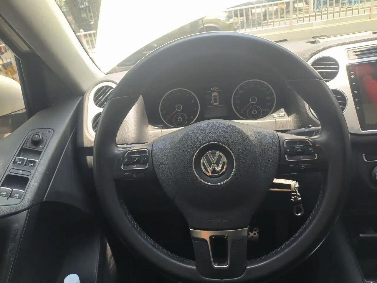 Volkswagen Tiguan 2016 280TSI Automatic Two-Wheel Drive Silk Road Comfort Edition — миниатюра 10