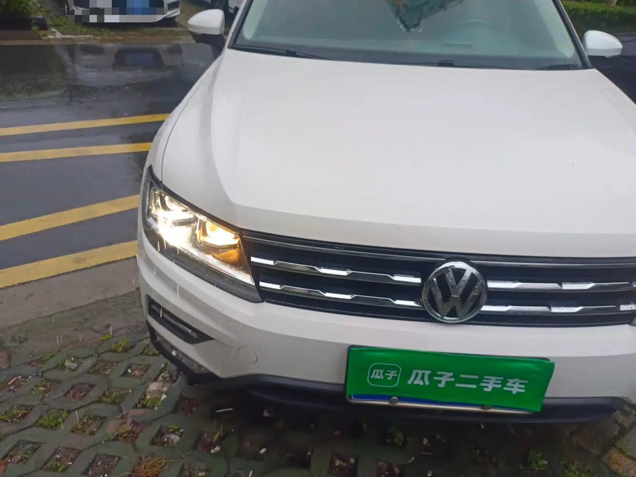 Volkswagen Tiguan L 2017 330TSI Automatic Two-Wheel Drive Luxury Edition — миниатюра 7