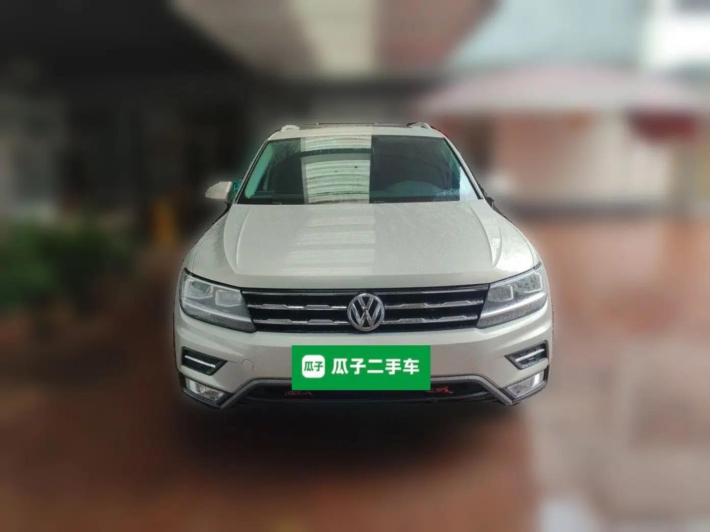 Volkswagen Tiguan L 2019 Revised Version 280TSI Automatic Two-Wheel Drive Panoramic Comfort Edition China VI Standard — миниатюра 2