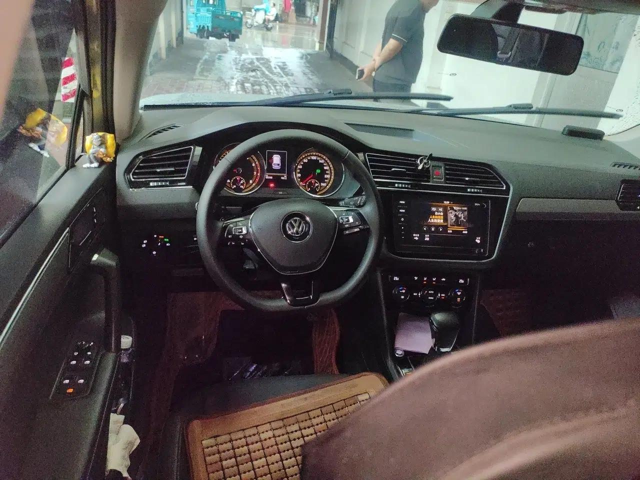 Volkswagen Tiguan L 2019 Revised Version 280TSI Automatic Two-Wheel Drive Panoramic Comfort Edition China VI Standard — миниатюра 10