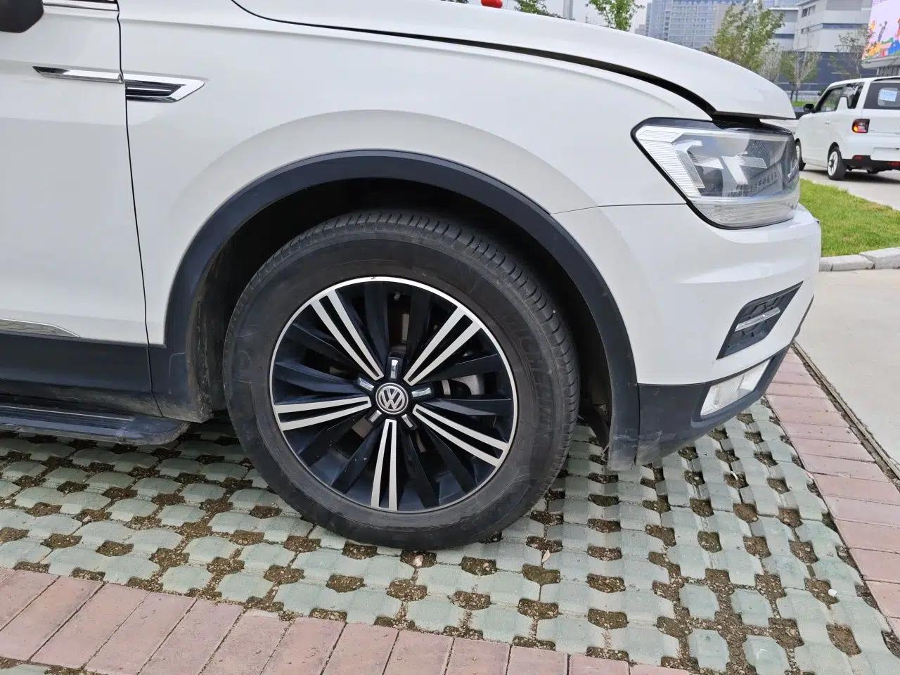 Volkswagen Tiguan L 2019 330TSI Automatic Two-Wheel Drive Panoramic Comfort Edition China VI Standard — миниатюра 8