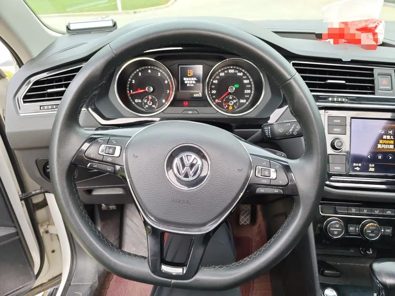 Volkswagen Tiguan L 2019 330TSI Automatic Two-Wheel Drive Panoramic Comfort Edition China VI Standard — миниатюра 10