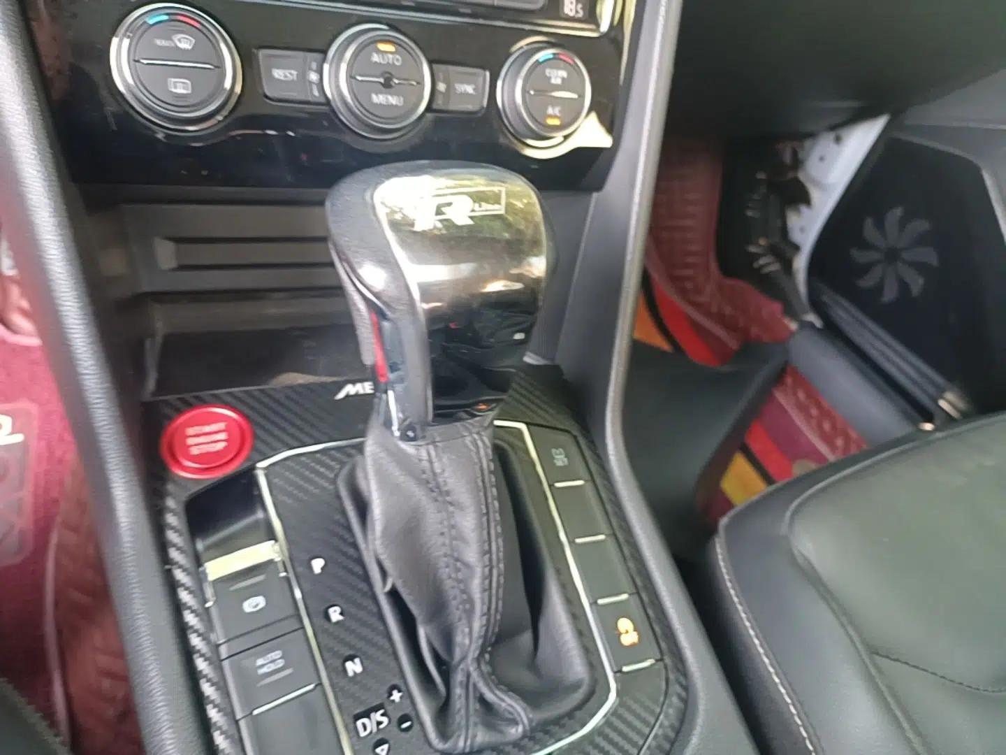 Volkswagen Tiguan L 2020 330TSI Automatic Two-Wheel Drive Panoramic Comfort Edition China VI Standard — миниатюра 16