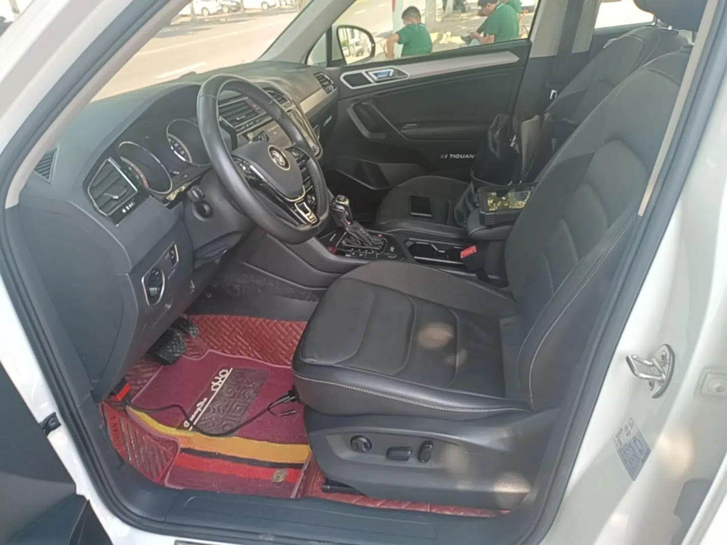 Volkswagen Tiguan L 2020 330TSI Automatic Two-Wheel Drive Panoramic Comfort Edition China VI Standard — миниатюра 17