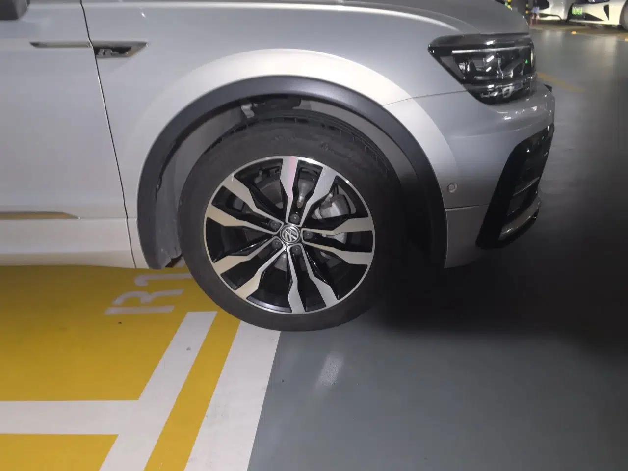 Volkswagen Tiguan L 2019 330TSI Automatic Two-Wheel Drive R-Line Flagship Model China VI Standard — миниатюра 8