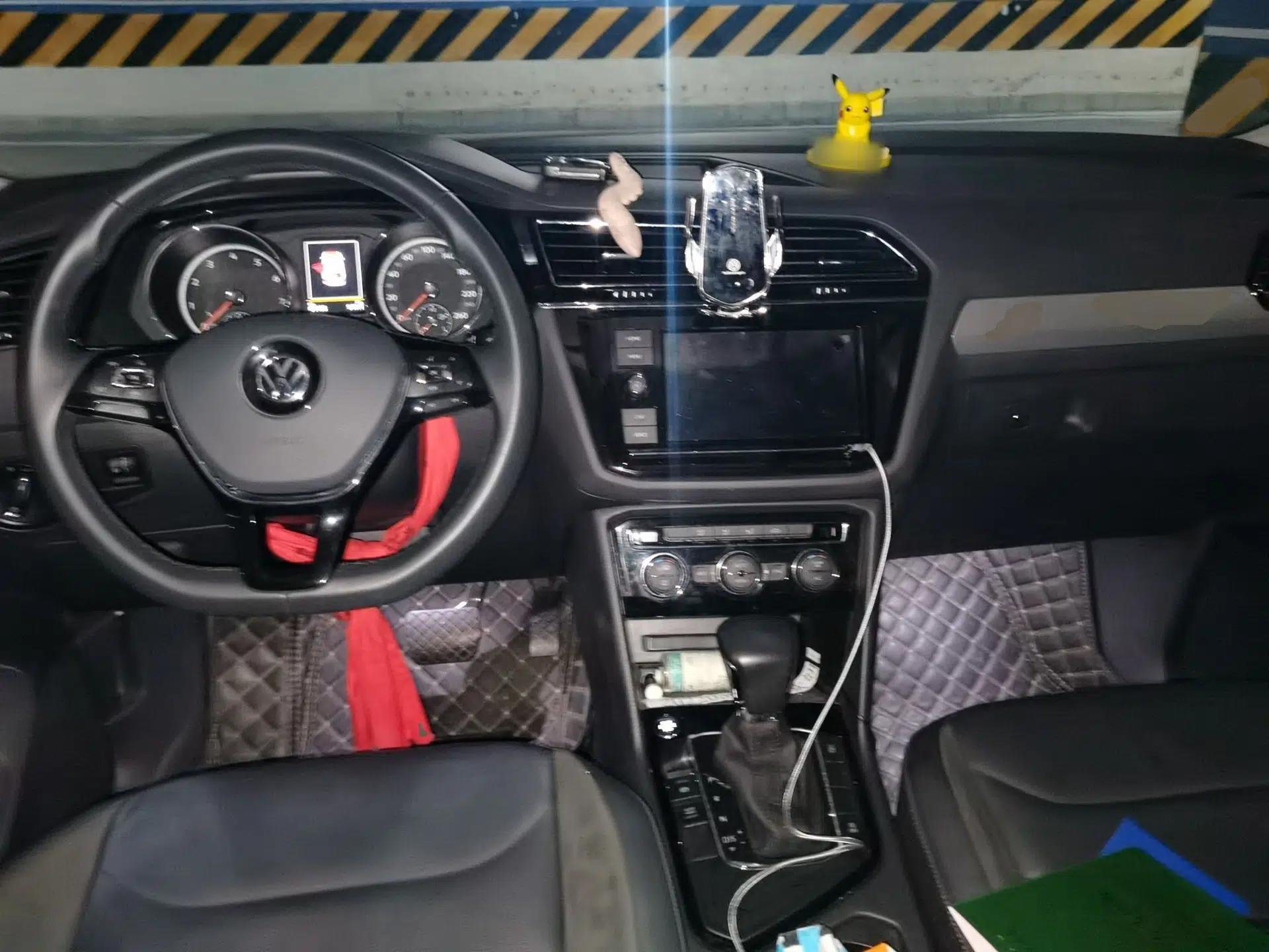 Volkswagen Tiguan L 2019 Revised Version 330TSI Automatic Two-Wheel Drive Panoramic Comfort Edition China V Standard — миниатюра 9