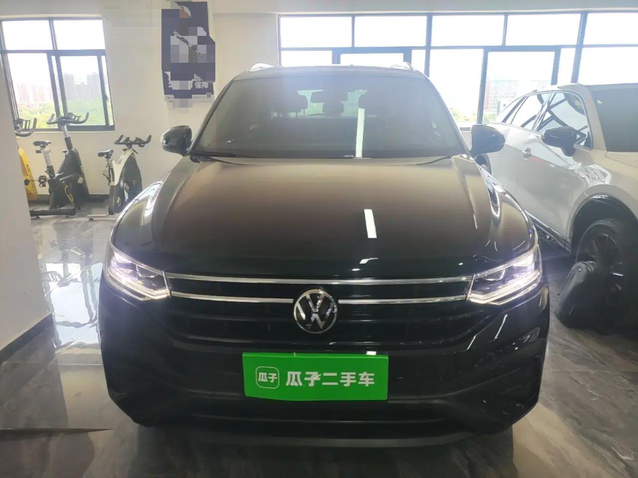 Volkswagen Tiguan L 2024 Outstanding Model 300TSI Automatic Two-Wheel Drive Longteng Edition — миниатюра 2