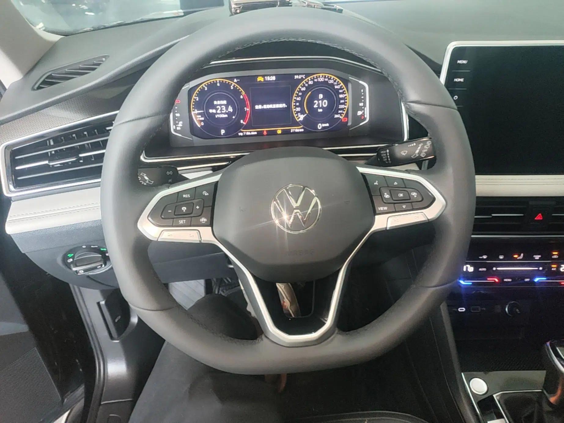 Volkswagen Tiguan L 2024 Outstanding Model 300TSI Automatic Two-Wheel Drive Longteng Edition — миниатюра 18