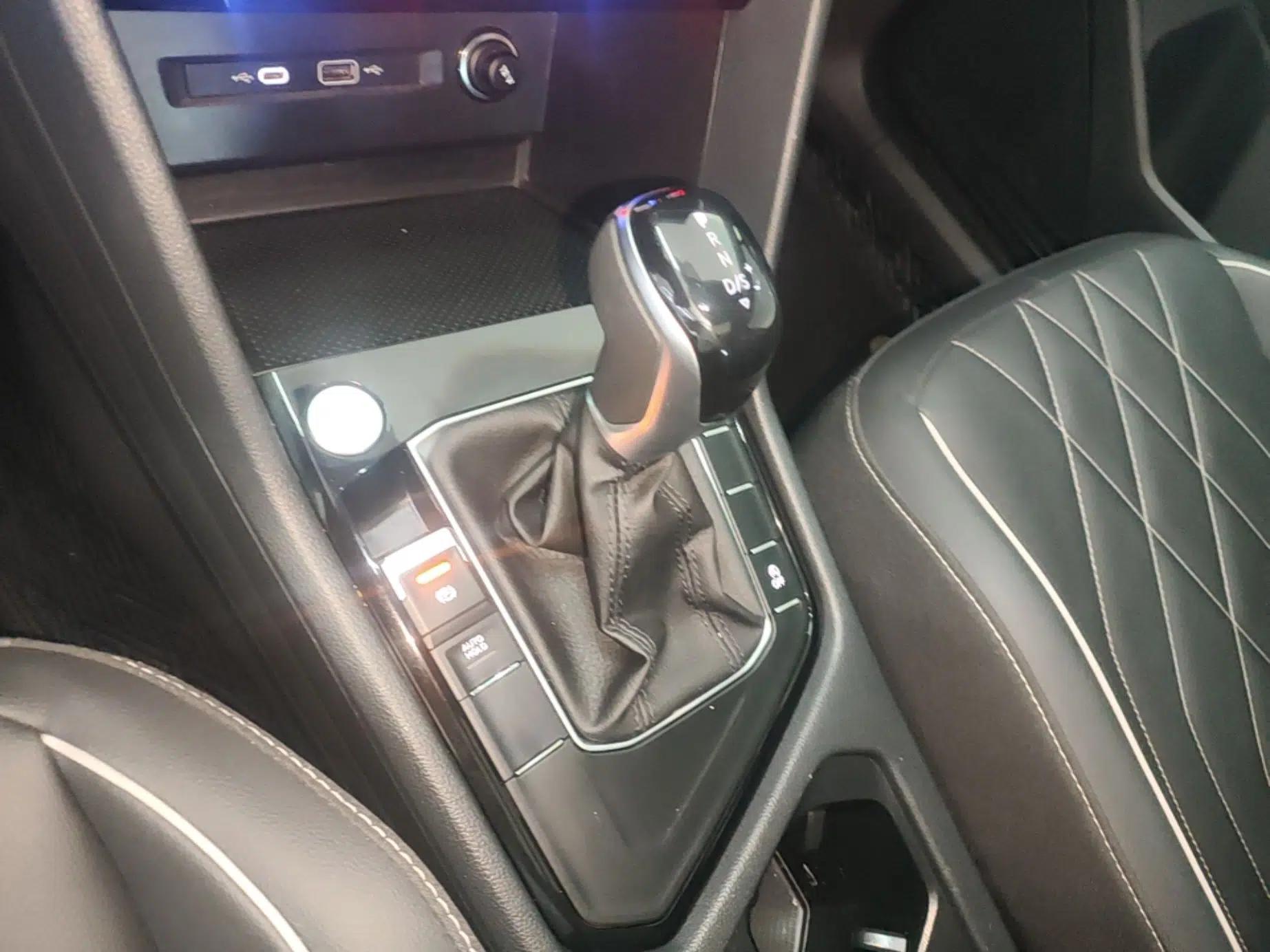 Volkswagen Tiguan L 2024 Outstanding Model 300TSI Automatic Two-Wheel Drive Longteng Edition — миниатюра 21