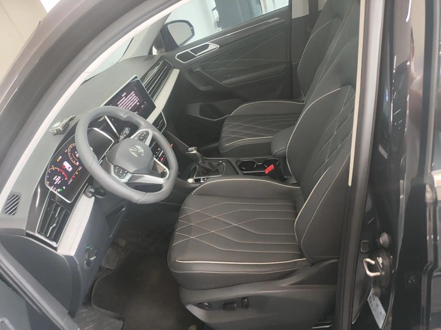 Volkswagen Tiguan L 2024 Outstanding Model 300TSI Automatic Two-Wheel Drive Longteng Edition — миниатюра 22