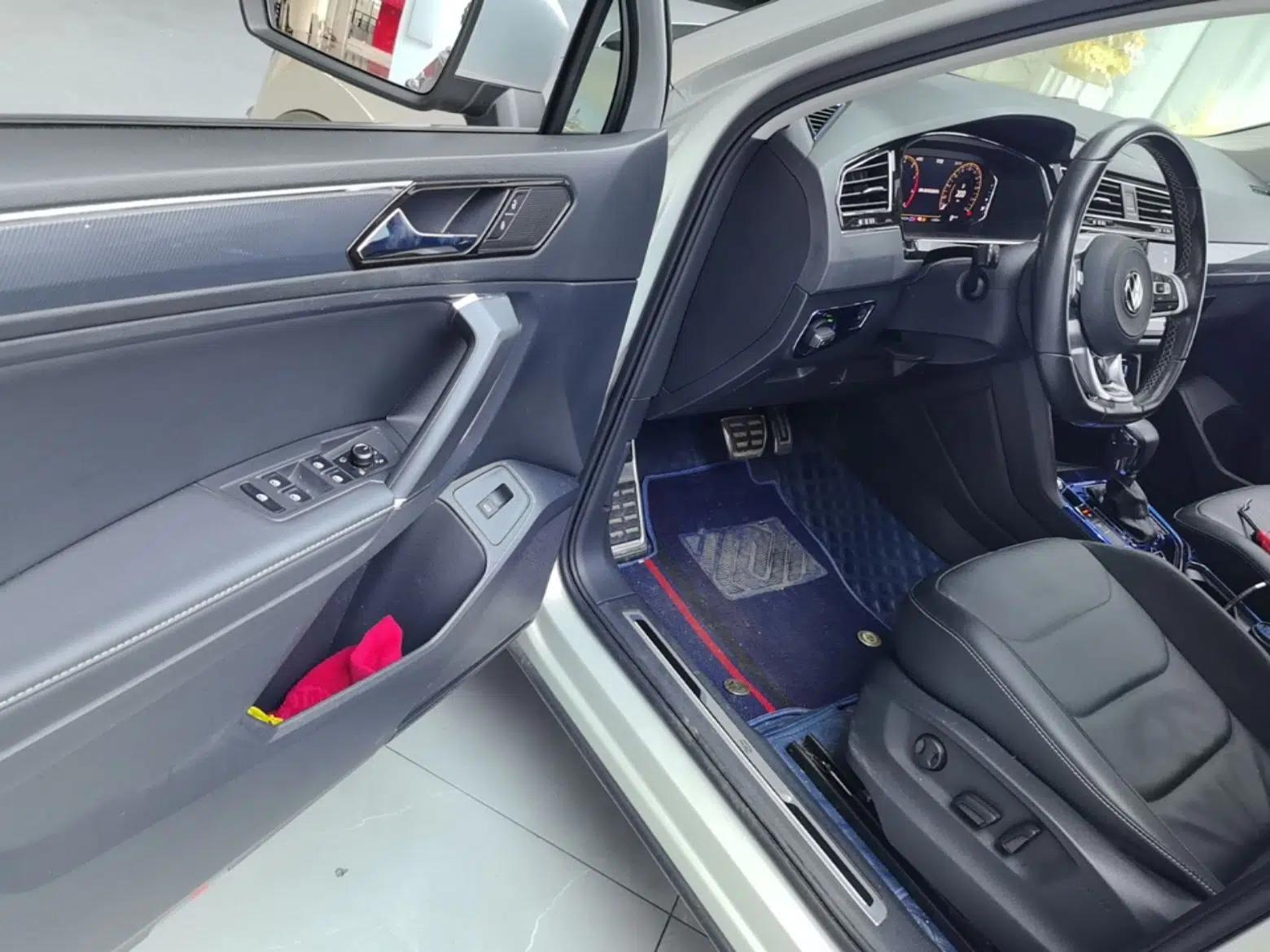 Volkswagen Tiguan L 2021 330TSI Automatic Two-Wheel Drive R-Line Enhanced Edition — миниатюра 18