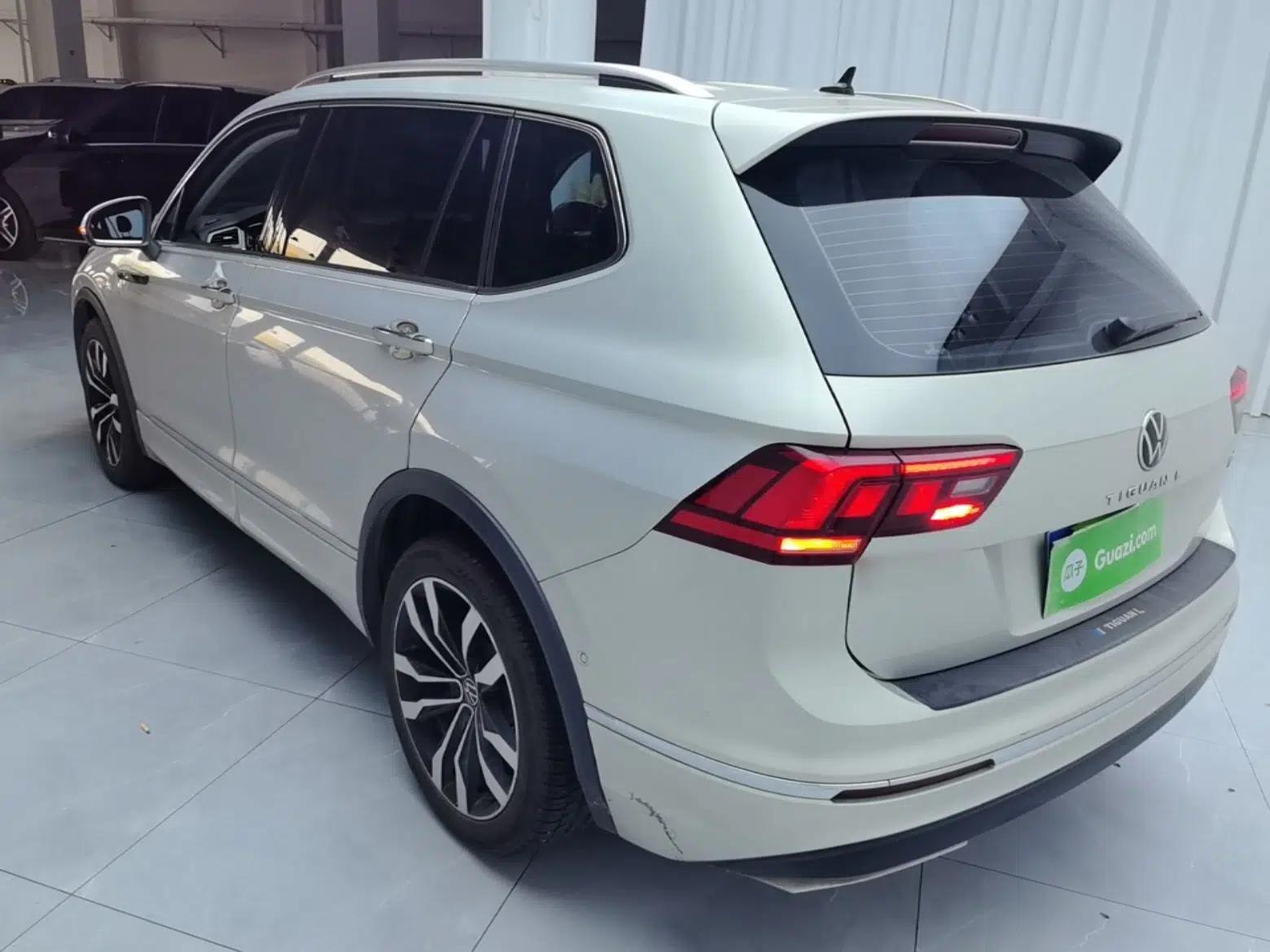 Volkswagen Tiguan L 2021 330TSI Automatic Two-Wheel Drive R-Line Enhanced Edition — миниатюра 4