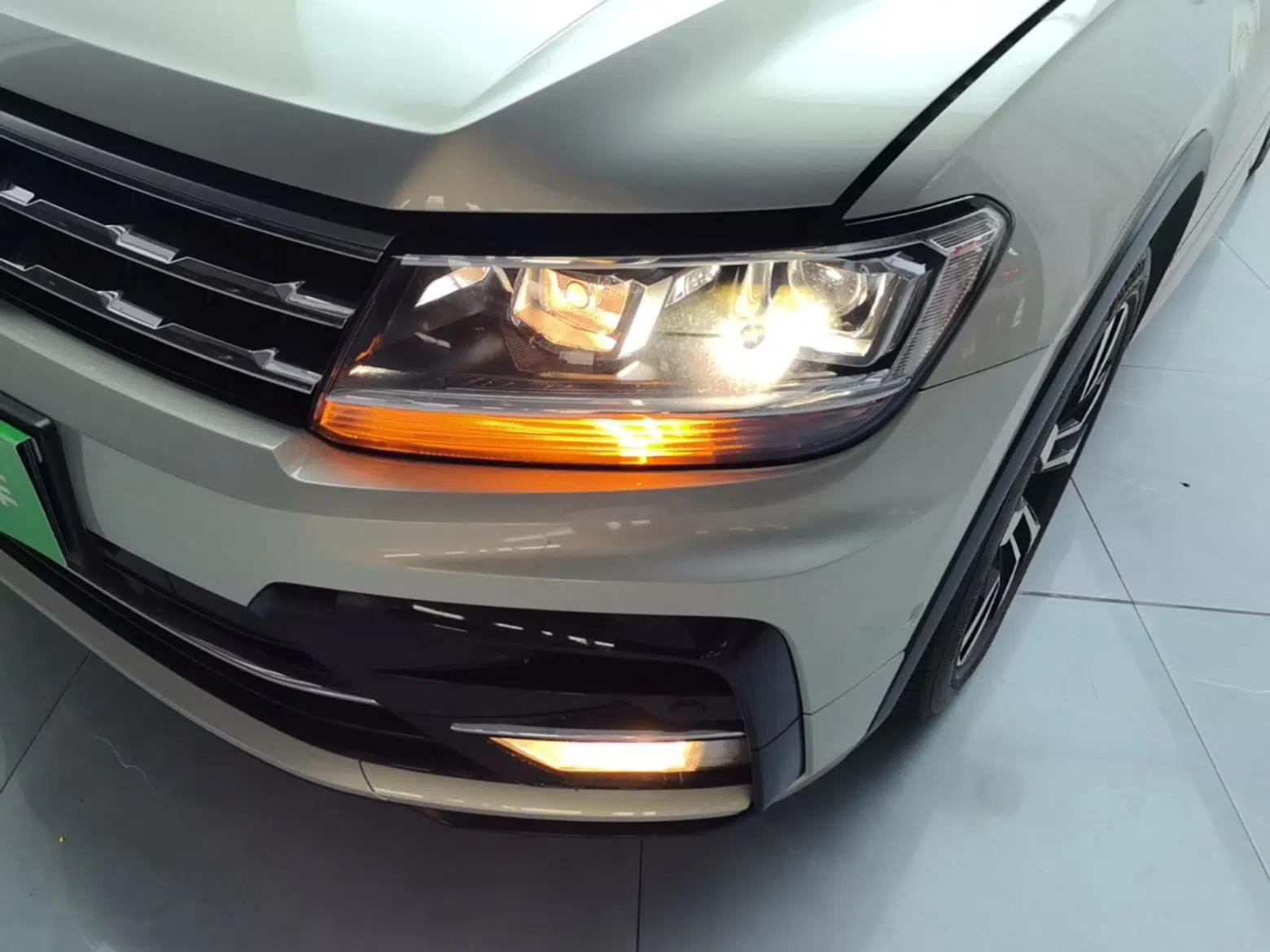 Volkswagen Tiguan L 2021 330TSI Automatic Two-Wheel Drive R-Line Enhanced Edition — миниатюра 8