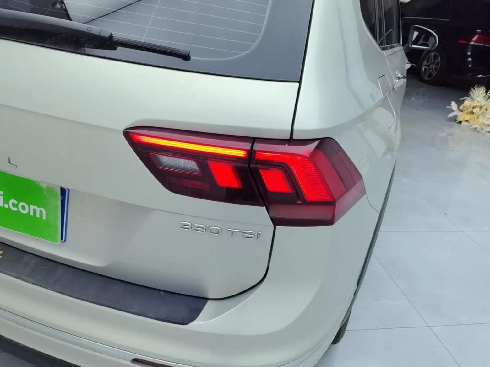 Volkswagen Tiguan L 2021 330TSI Automatic Two-Wheel Drive R-Line Enhanced Edition — миниатюра 9