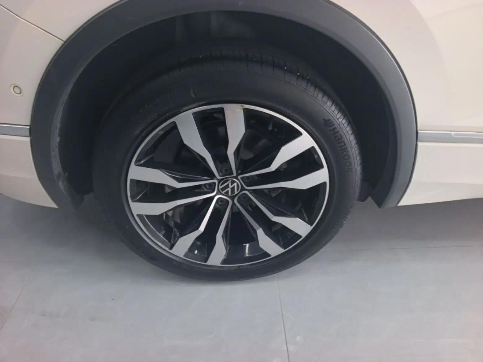 Volkswagen Tiguan L 2021 330TSI Automatic Two-Wheel Drive R-Line Enhanced Edition — миниатюра 11