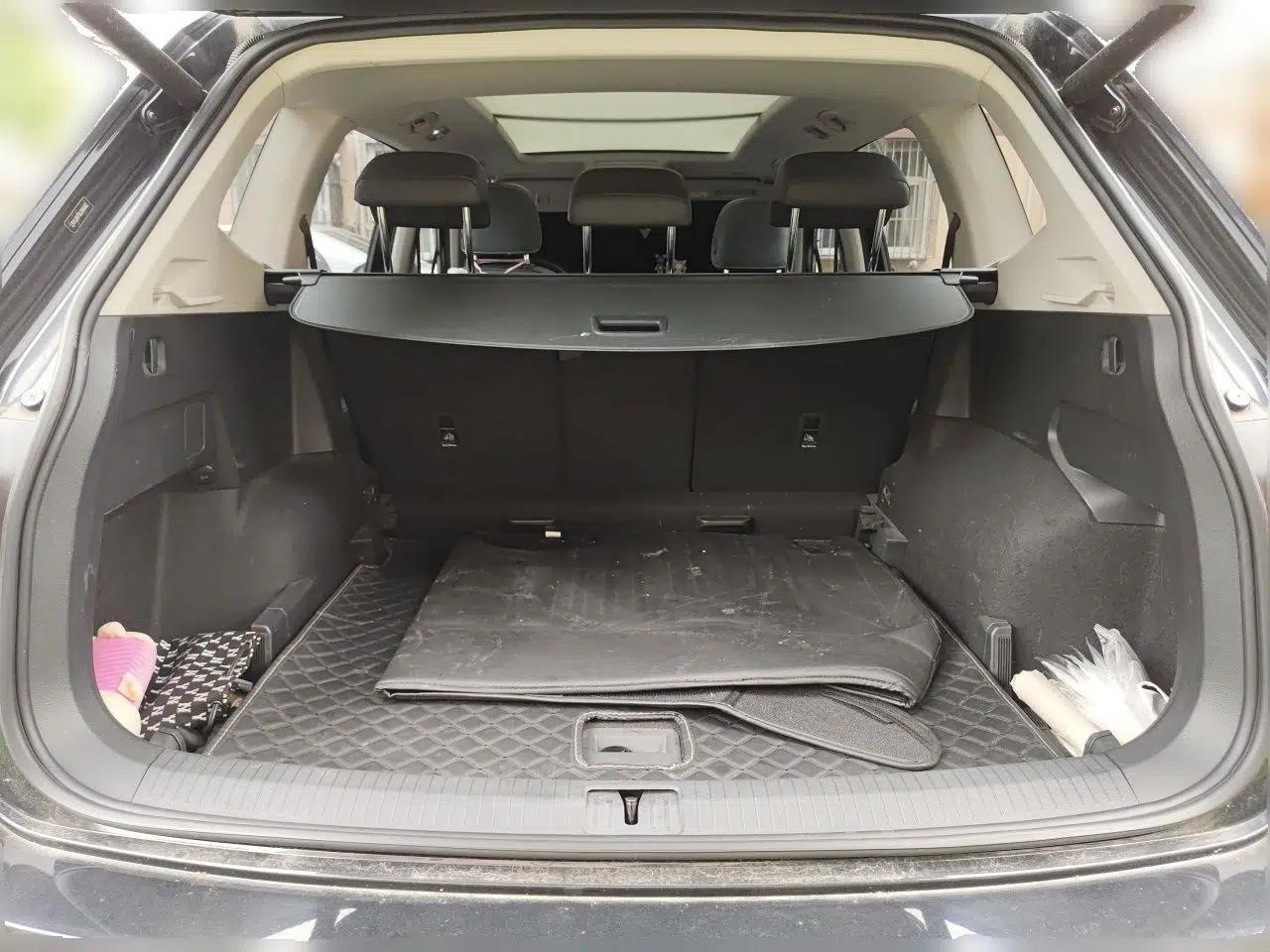 Volkswagen Tiguan L 2020 330TSI Automatic Two-Wheel Drive Smart Luxury Edition China VI Standard — миниатюра 19