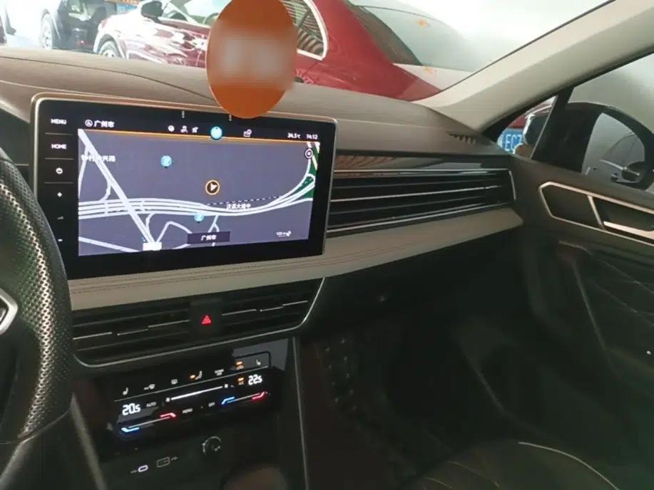 Volkswagen Tiguan L 2023 330TSI Automatic Two-Wheel Drive R-Line Enjoyment Edition — миниатюра 12