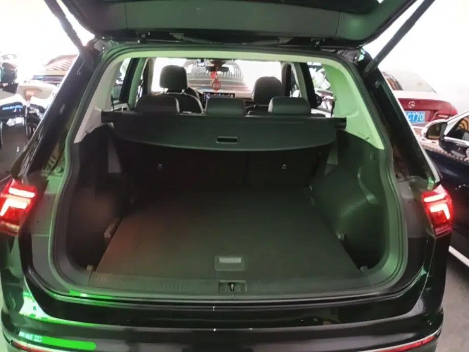Volkswagen Tiguan L 2023 330TSI Automatic Two-Wheel Drive R-Line Enjoyment Edition — миниатюра 22