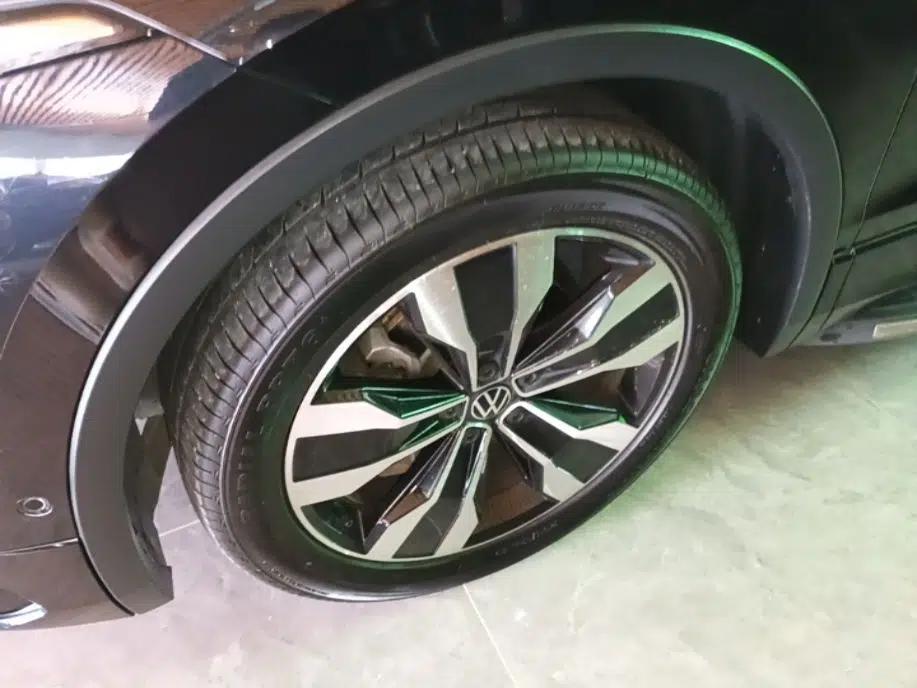 Volkswagen Tiguan L 2023 330TSI Automatic Two-Wheel Drive R-Line Enjoyment Edition — миниатюра 10