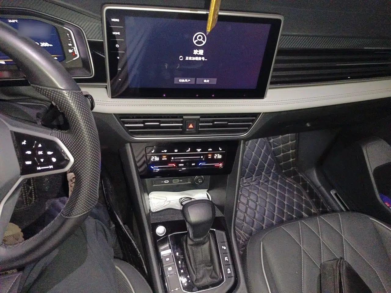 Volkswagen Tiguan L 2023 330TSI Automatic Two-Wheel Drive R-Line Enjoyment Edition — миниатюра 12