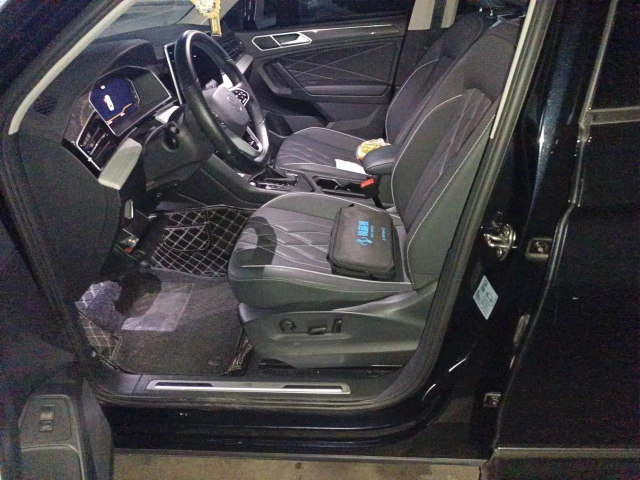 Volkswagen Tiguan L 2023 330TSI Automatic Two-Wheel Drive R-Line Enjoyment Edition — миниатюра 14