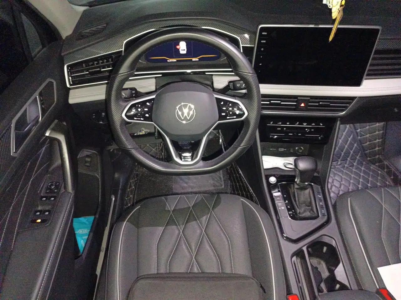Volkswagen Tiguan L 2023 330TSI Automatic Two-Wheel Drive R-Line Enjoyment Edition — миниатюра 9
