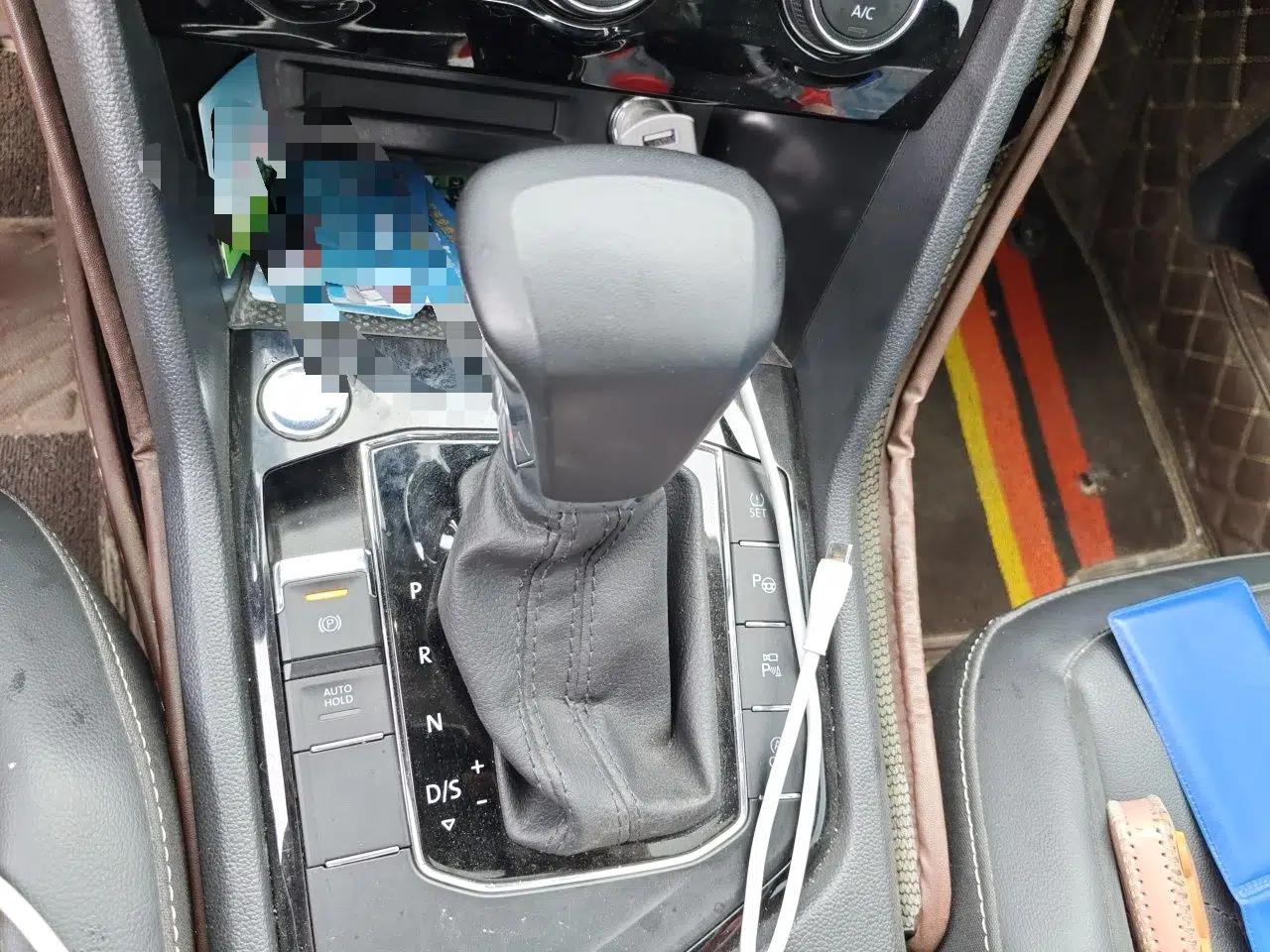 Volkswagen Tiguan L 2021 330TSI Automatic Two-Wheel Drive R-Line Enhanced Edition — миниатюра 14