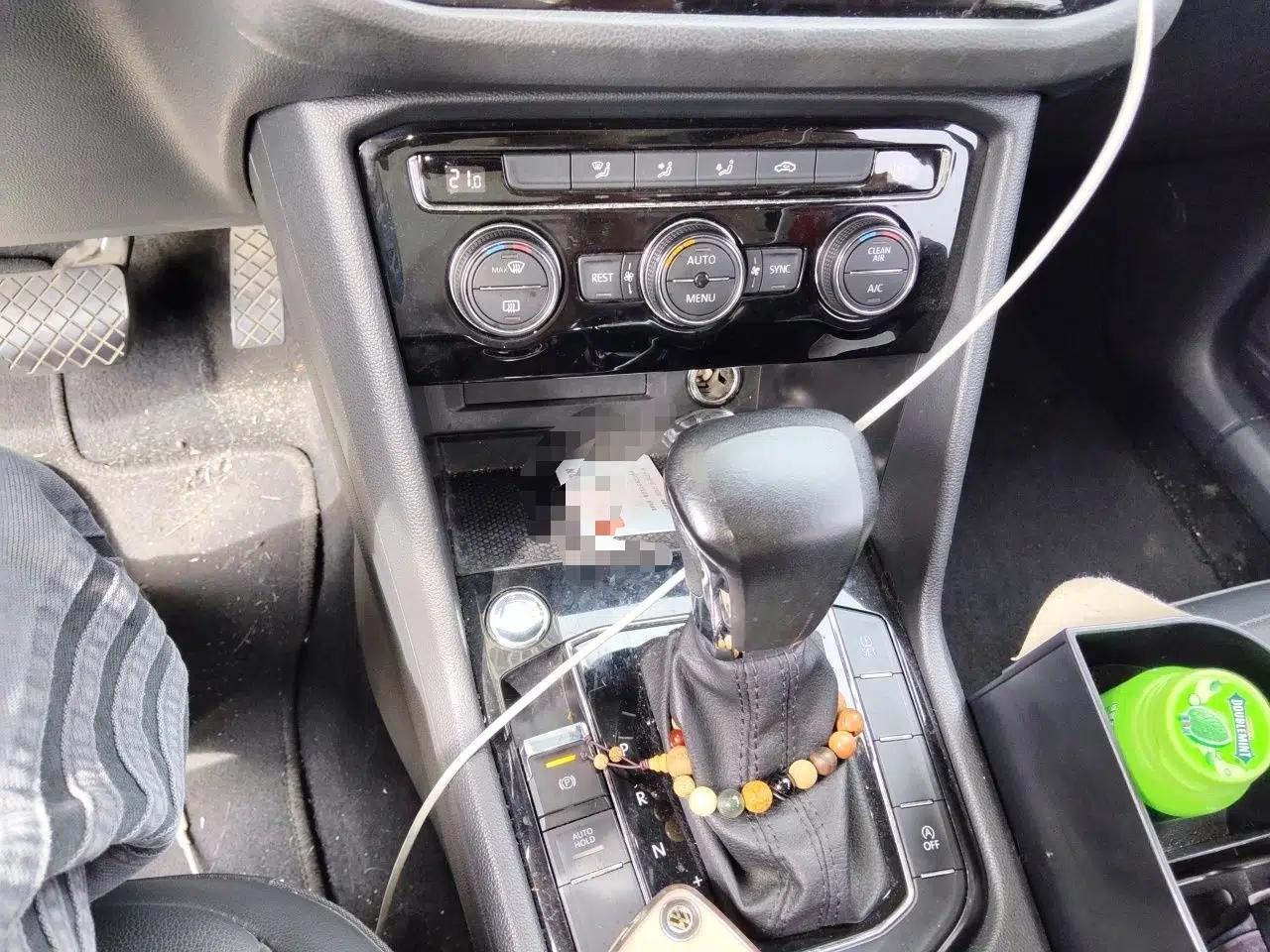 Volkswagen Tiguan L 2019 330TSI Automatic Two-Wheel Drive Panoramic Comfort Edition China V Standard — миниатюра 14