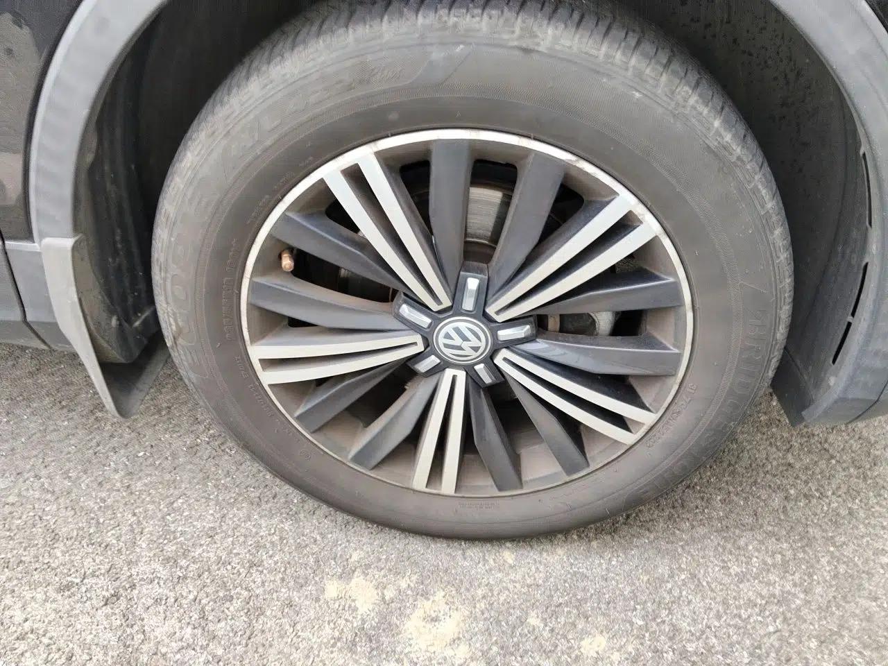 Volkswagen Tiguan L 2019 330TSI Automatic Two-Wheel Drive Panoramic Comfort Edition China V Standard — миниатюра 8