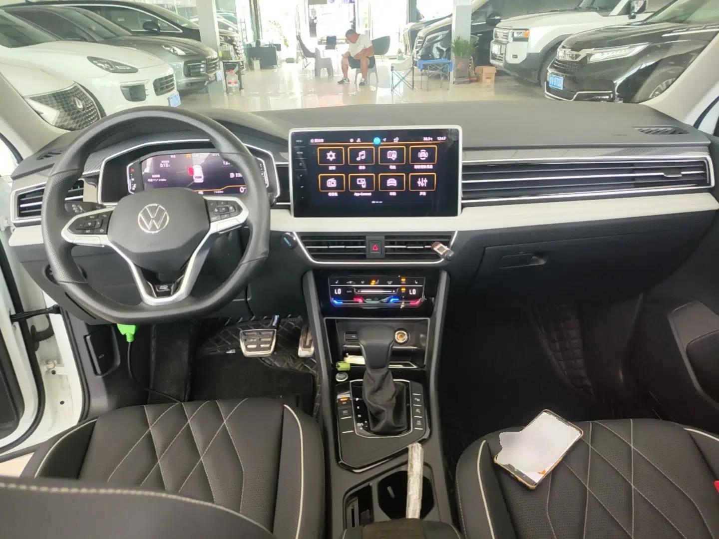 Volkswagen Tiguan L 2024 330TSI Automatic Two-Wheel Drive R-Line Enhanced Edition — миниатюра 12