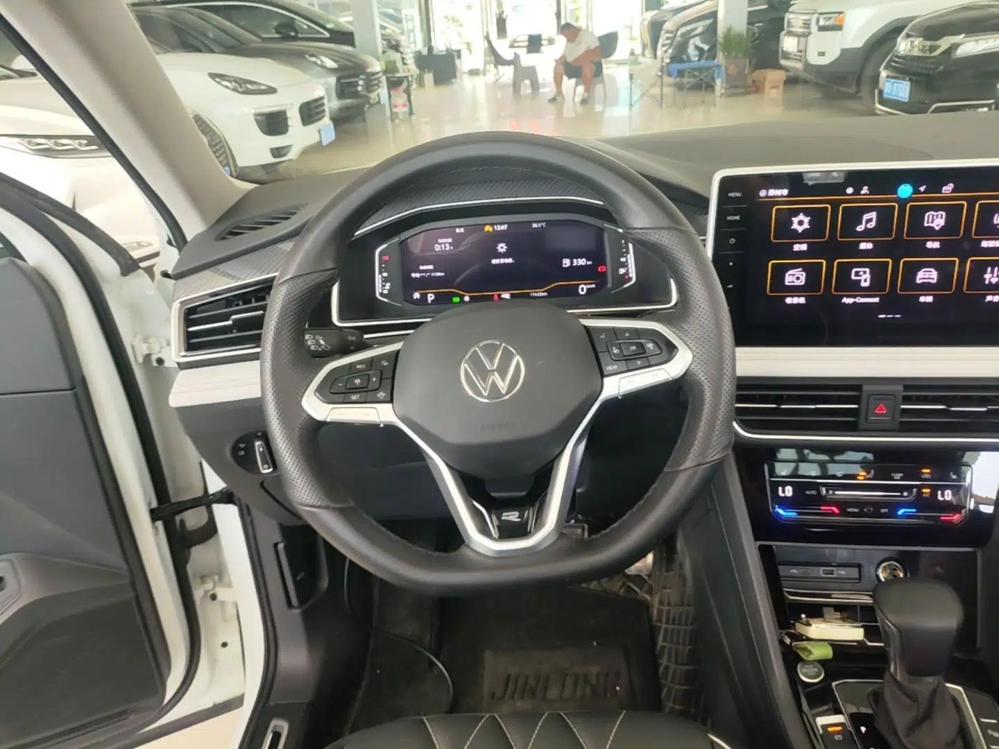 Volkswagen Tiguan L 2024 330TSI Automatic Two-Wheel Drive R-Line Enhanced Edition — миниатюра 13