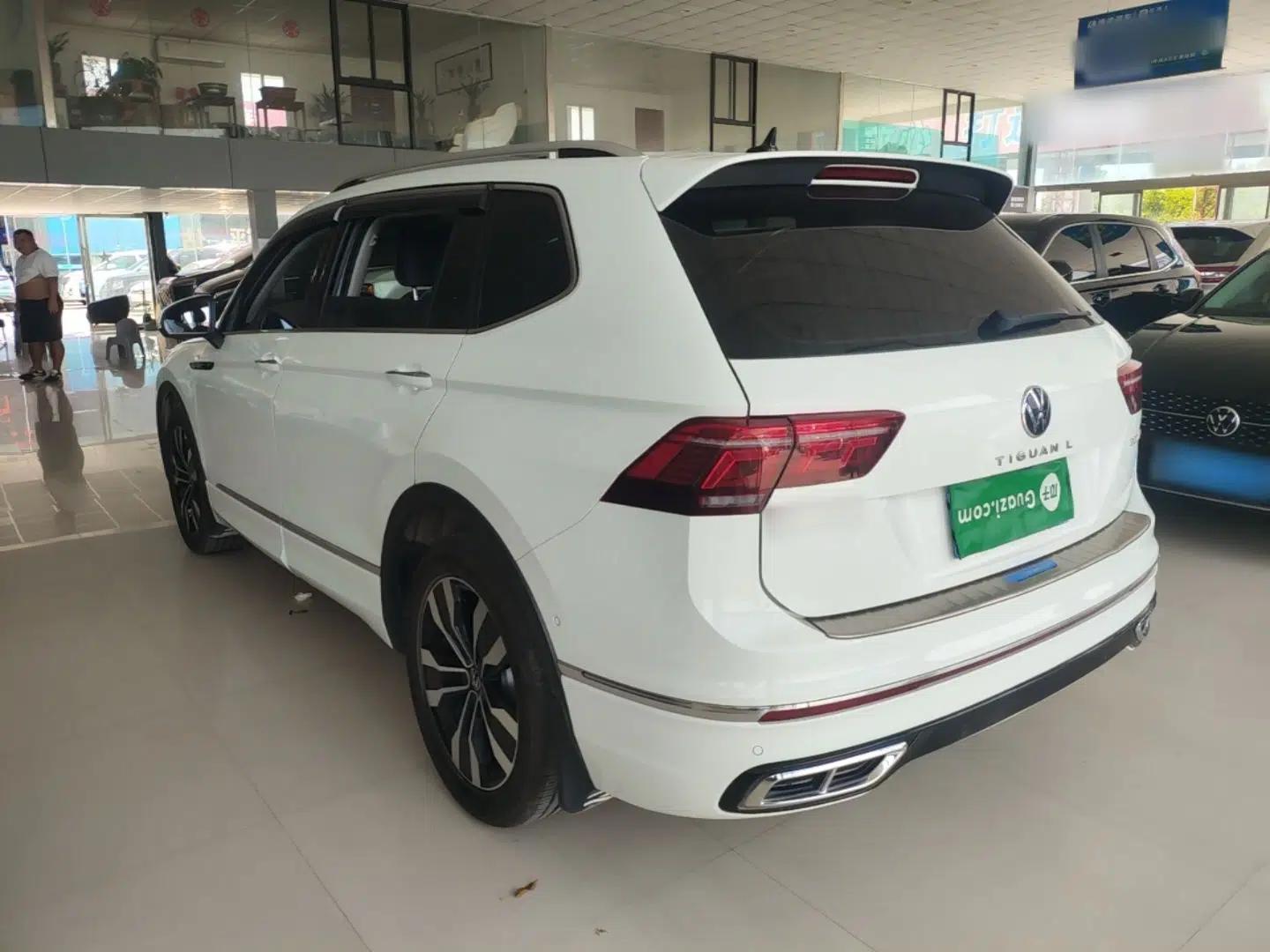 Volkswagen Tiguan L 2024 330TSI Automatic Two-Wheel Drive R-Line Enhanced Edition — миниатюра 4