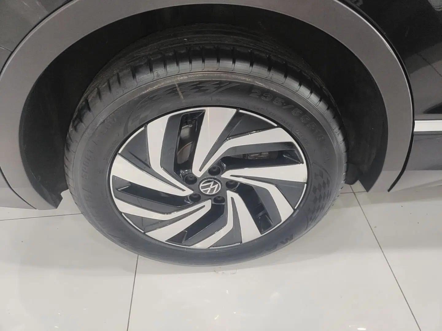 Volkswagen Tiguan L 2024 Outstanding Model 330TSI Automatic Two-Wheel Drive R-Line Dragon Glory Edition — миниатюра 11