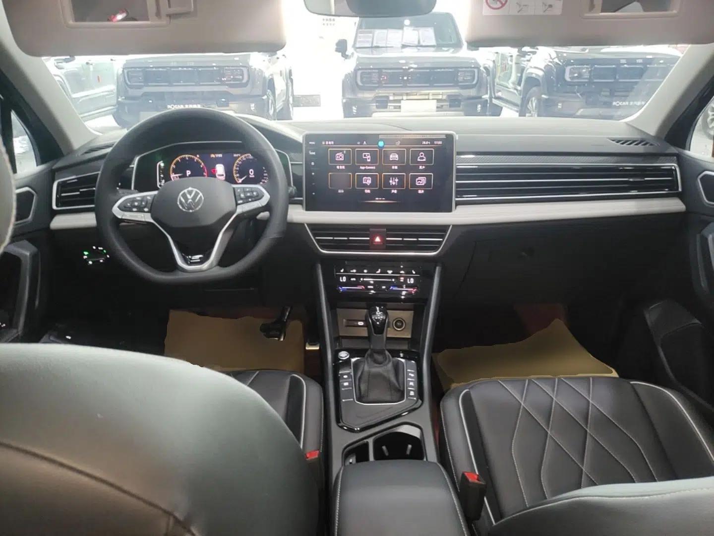 Volkswagen Tiguan L 2024 Outstanding Model 330TSI Automatic Two-Wheel Drive R-Line Dragon Glory Edition — миниатюра 12