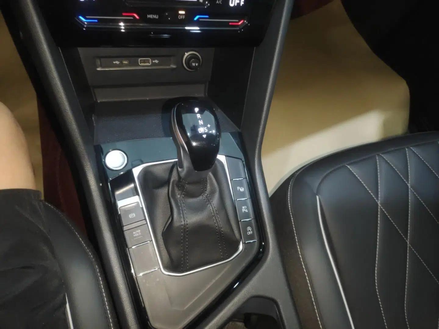Volkswagen Tiguan L 2024 Outstanding Model 330TSI Automatic Two-Wheel Drive R-Line Dragon Glory Edition — миниатюра 16