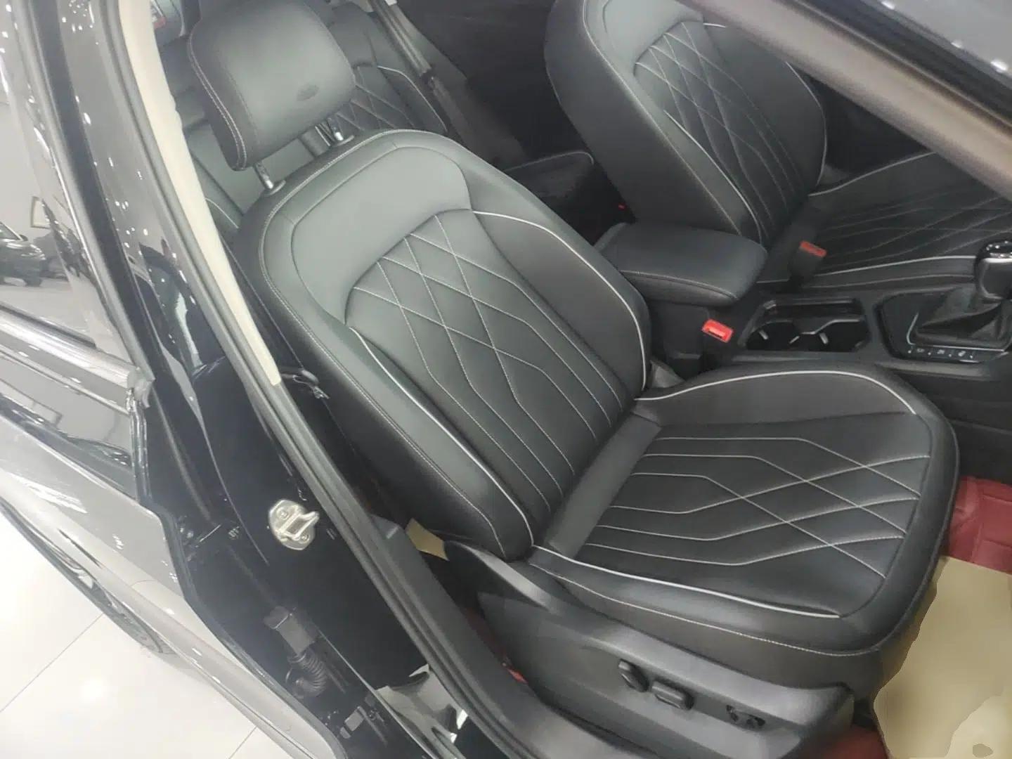 Volkswagen Tiguan L 2024 Outstanding Model 330TSI Automatic Two-Wheel Drive R-Line Dragon Glory Edition — миниатюра 19