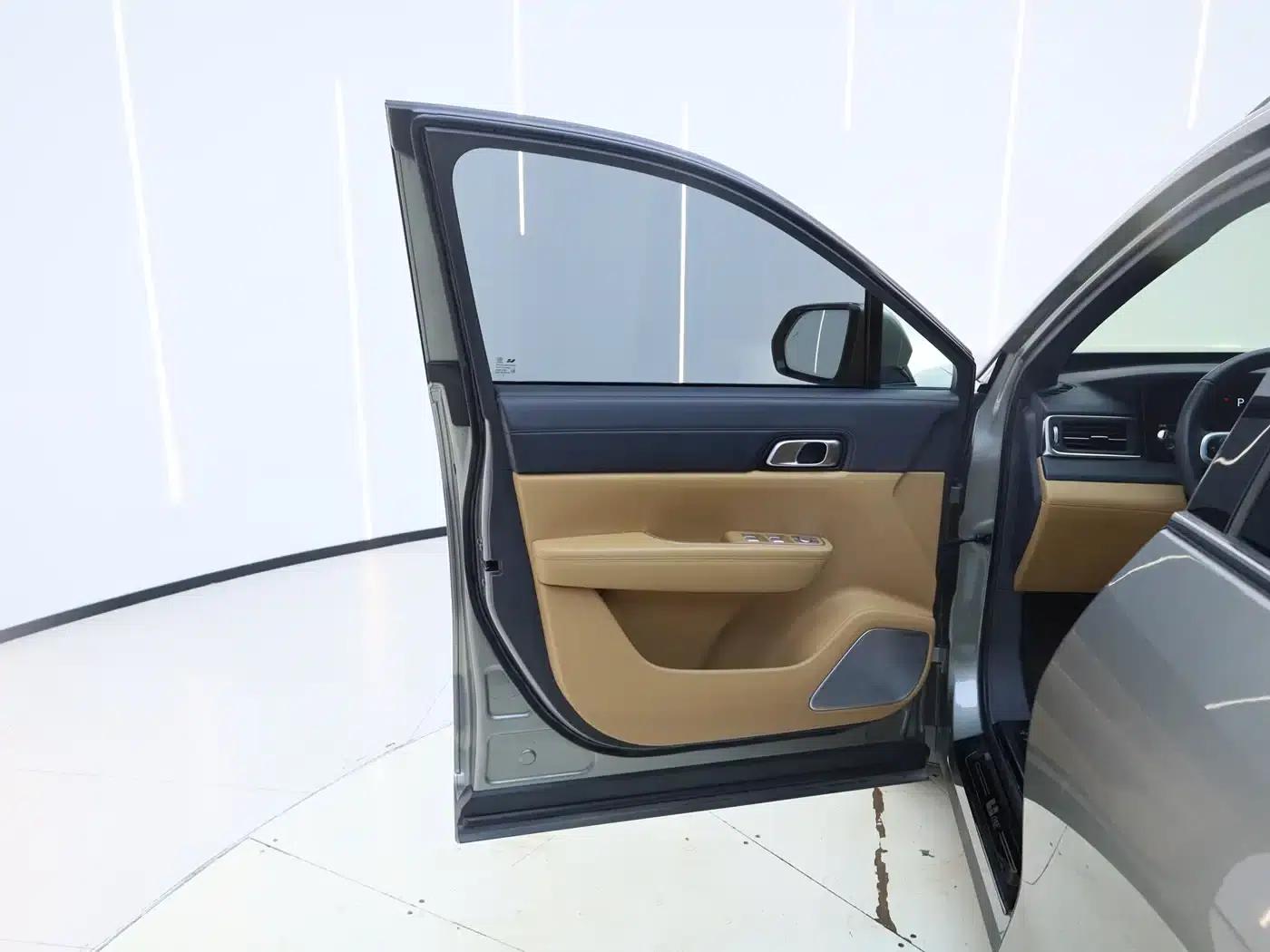 Li Auto ONE 2020 Extended Range 6-Seater — миниатюра 12