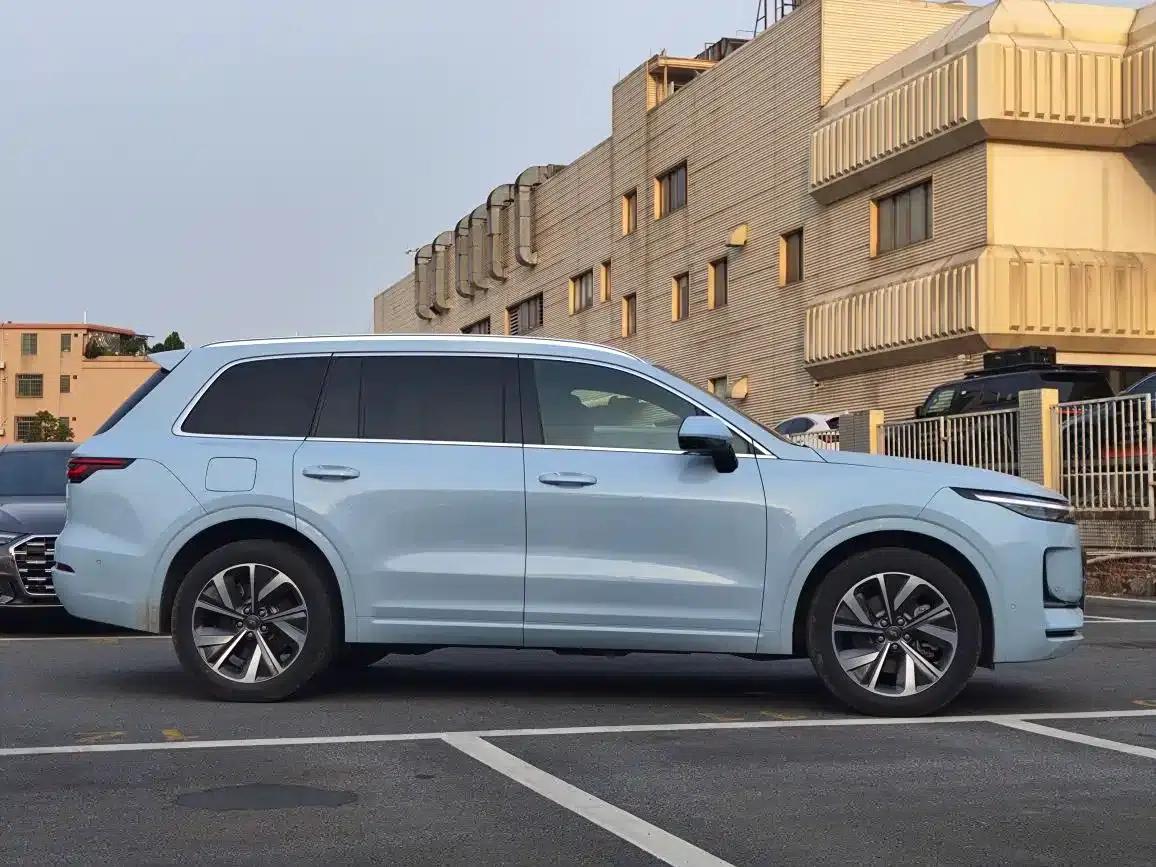 Li Auto ONE 2021 Extended Range 6-Seater — миниатюра 4
