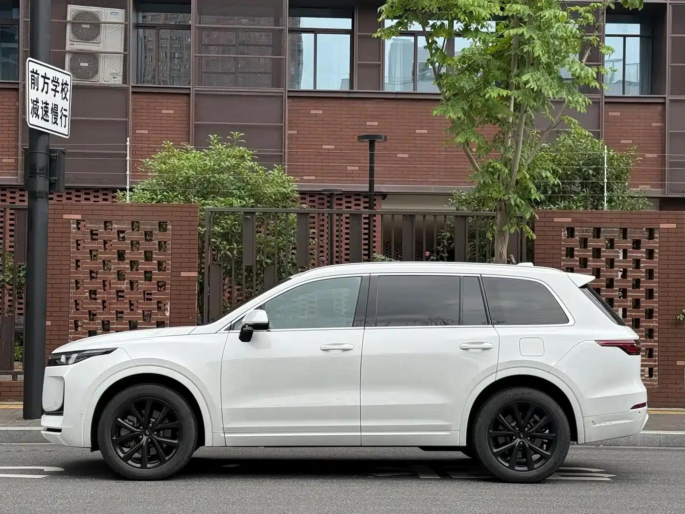 Li Auto ONE 2020 Extended Range 6-Seater — миниатюра 2